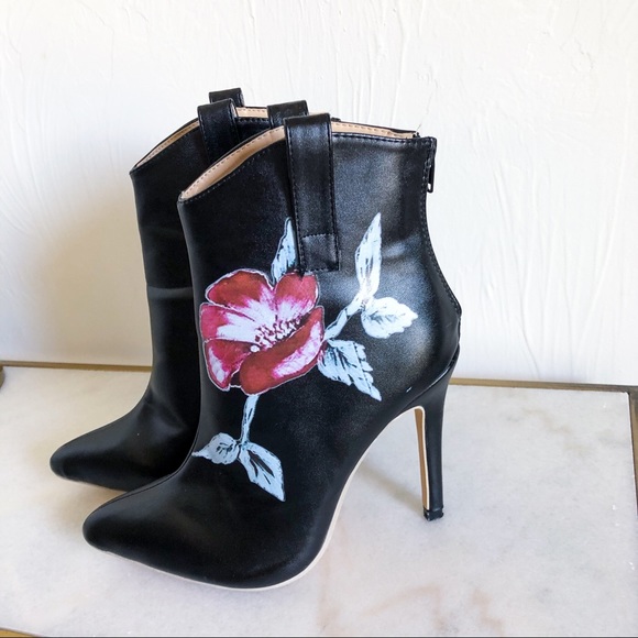 Western Style Black Boots - Picture 3 of 8